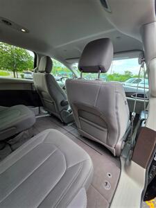 2017 Chrysler Pacifica LX - Photo 15 - Downers Grove, IL 60515