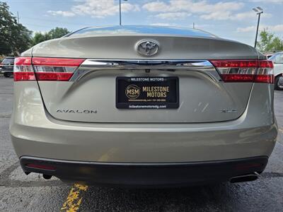 2013 Toyota Avalon XLE Premium - Photo 8 - Downers Grove, IL 60515