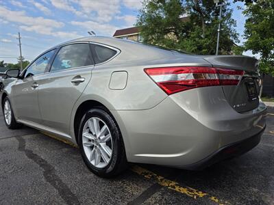 2013 Toyota Avalon XLE Premium - Photo 9 - Downers Grove, IL 60515