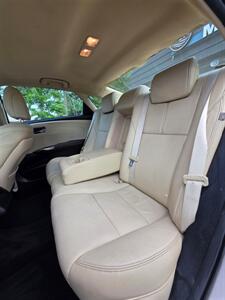 2013 Toyota Avalon XLE Premium - Photo 13 - Downers Grove, IL 60515