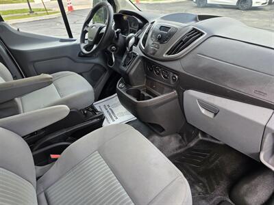 2017 Ford Transit 150 - Photo 12 - Downers Grove, IL 60515