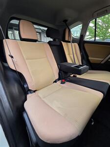 2016 Toyota RAV4 XLE - Photo 14 - Downers Grove, IL 60515
