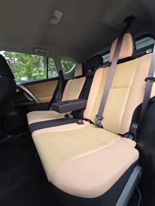 2016 Toyota RAV4 XLE - Photo 12 - Downers Grove, IL 60515