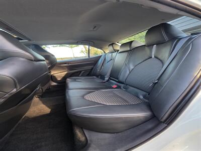 2021 Toyota Camry SE - Photo 10 - Downers Grove, IL 60515