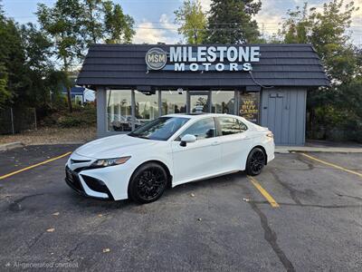 2021 Toyota Camry SE - Photo 1 - Downers Grove, IL 60515