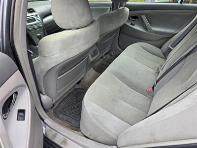 2009 Toyota Camry LE - Photo 8 - Downers Grove, IL 60515