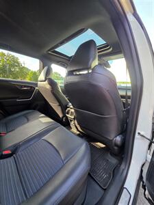 2020 Toyota RAV4 Hybrid XSE   - Photo 12 - Downers Grove, IL 60515