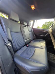 2020 Toyota RAV4 Hybrid XSE   - Photo 11 - Downers Grove, IL 60515