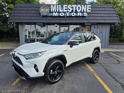 2020 Toyota RAV4 Hybrid XSE   - Photo 1 - Downers Grove, IL 60515