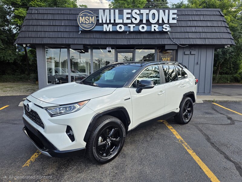 2020 Toyota RAV4 Hybrid XSE   - Photo 1 - Downers Grove, IL 60515