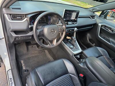 2020 Toyota RAV4 Hybrid XSE   - Photo 8 - Downers Grove, IL 60515
