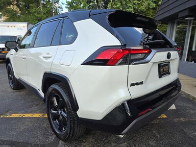 2020 Toyota RAV4 Hybrid XSE   - Photo 7 - Downers Grove, IL 60515