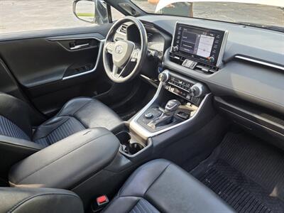 2020 Toyota RAV4 Hybrid XSE   - Photo 13 - Downers Grove, IL 60515