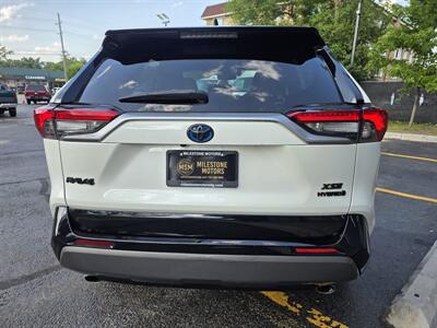 2020 Toyota RAV4 Hybrid XSE   - Photo 6 - Downers Grove, IL 60515