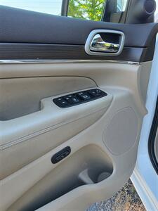 2017 Jeep Grand Cherokee Overland - Photo 22 - Downers Grove, IL 60515