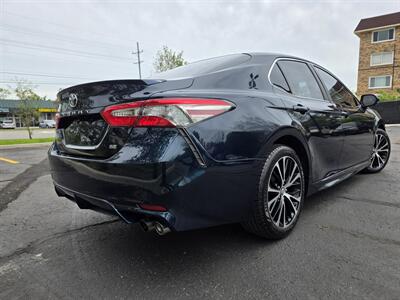 2018 Toyota Camry SE   - Photo 15 - Downers Grove, IL 60515