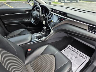 2018 Toyota Camry SE   - Photo 23 - Downers Grove, IL 60515