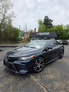 2018 Toyota Camry SE   - Photo 1 - Downers Grove, IL 60515