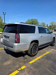 2018 GMC Yukon XL SLT   - Photo 5 - Downers Grove, IL 60515
