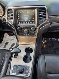 2014 Jeep Grand Cherokee Overland   - Photo 16 - Downers Grove, IL 60515