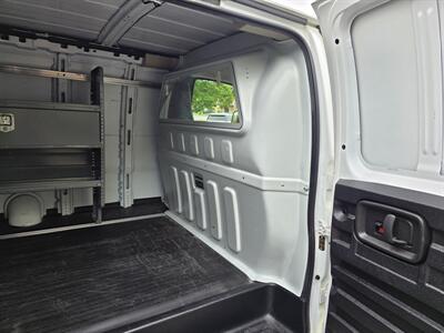 2016 GMC Savana 2500 - Photo 16 - Downers Grove, IL 60515