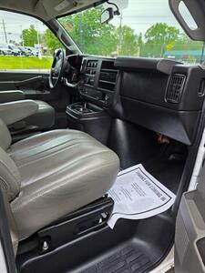 2016 GMC Savana 2500 - Photo 11 - Downers Grove, IL 60515