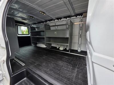 2016 GMC Savana 2500 - Photo 15 - Downers Grove, IL 60515