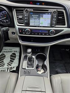 2018 Toyota Highlander XLE - Photo 29 - Downers Grove, IL 60515