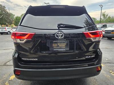 2018 Toyota Highlander XLE - Photo 7 - Downers Grove, IL 60515