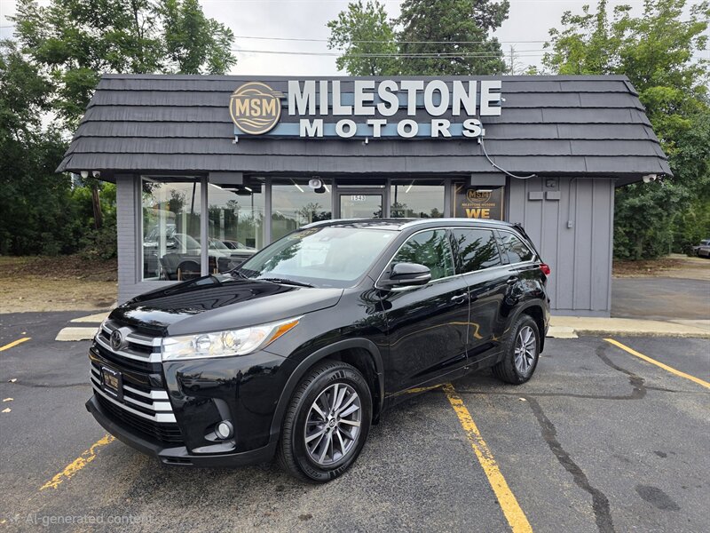 2018 Toyota Highlander XLE   - Photo 1 - Downers Grove, IL 60515