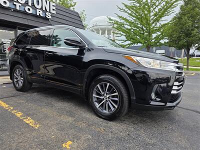 2018 Toyota Highlander XLE - Photo 4 - Downers Grove, IL 60515