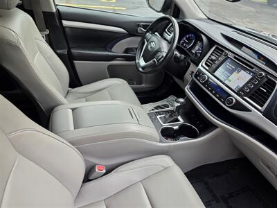 2018 Toyota Highlander XLE - Photo 19 - Downers Grove, IL 60515