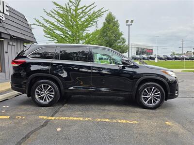2018 Toyota Highlander XLE - Photo 5 - Downers Grove, IL 60515