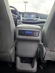2018 Toyota Highlander XLE - Photo 27 - Downers Grove, IL 60515