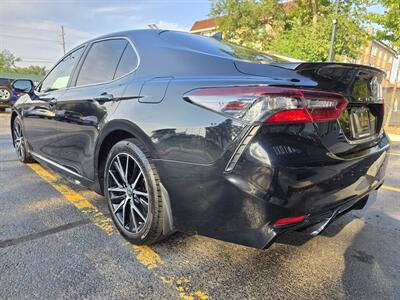 2023 Toyota Camry SE   - Photo 8 - Downers Grove, IL 60515