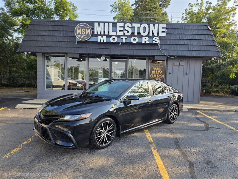 2023 Toyota Camry SE  