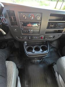 2019 Chevrolet Express 3500  KUV Box - Photo 13 - Downers Grove, IL 60515
