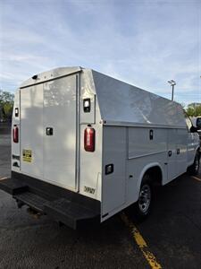 2019 Chevrolet Express 3500  KUV Box - Photo 4 - Downers Grove, IL 60515