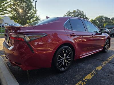 2022 Toyota Camry SE - Photo 5 - Downers Grove, IL 60515