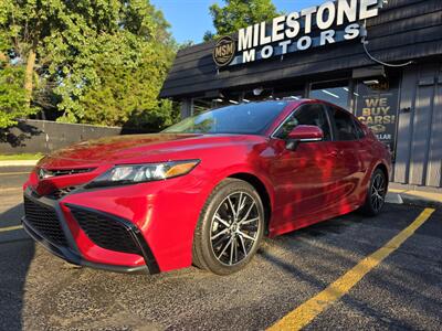 2022 Toyota Camry SE - Photo 2 - Downers Grove, IL 60515