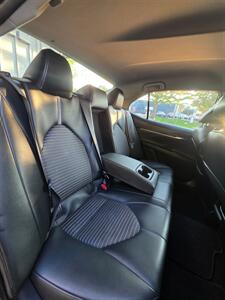 2022 Toyota Camry SE - Photo 11 - Downers Grove, IL 60515
