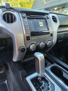 2017 Toyota Tundra SR5   - Photo 18 - Downers Grove, IL 60515