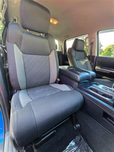 2017 Toyota Tundra SR5   - Photo 17 - Downers Grove, IL 60515
