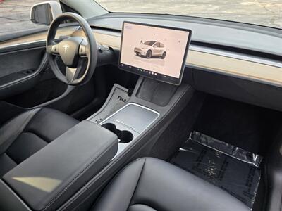 2023 Tesla Model Y Long Range - Photo 14 - Downers Grove, IL 60515