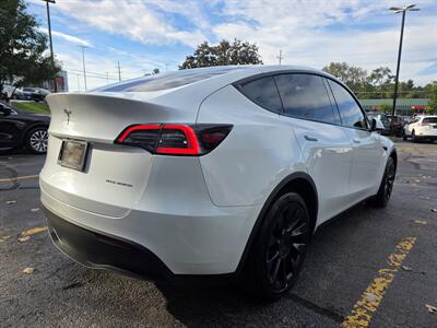 2023 Tesla Model Y Long Range - Photo 5 - Downers Grove, IL 60515