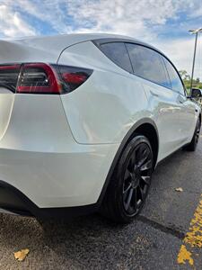 2023 Tesla Model Y Long Range - Photo 36 - Downers Grove, IL 60515