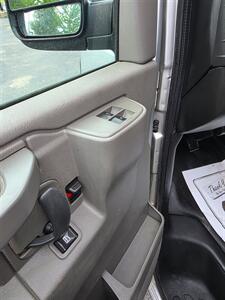 2017 Chevrolet Express 2500   - Photo 13 - Downers Grove, IL 60515
