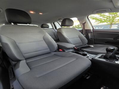 2018 Volkswagen Golf SportWagen TSI S - Photo 14 - Downers Grove, IL 60515
