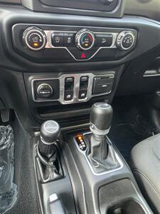 2019 Jeep Wrangler Sport   - Photo 20 - Downers Grove, IL 60515
