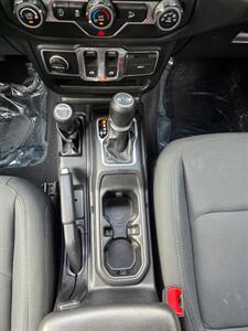 2019 Jeep Wrangler Sport   - Photo 19 - Downers Grove, IL 60515